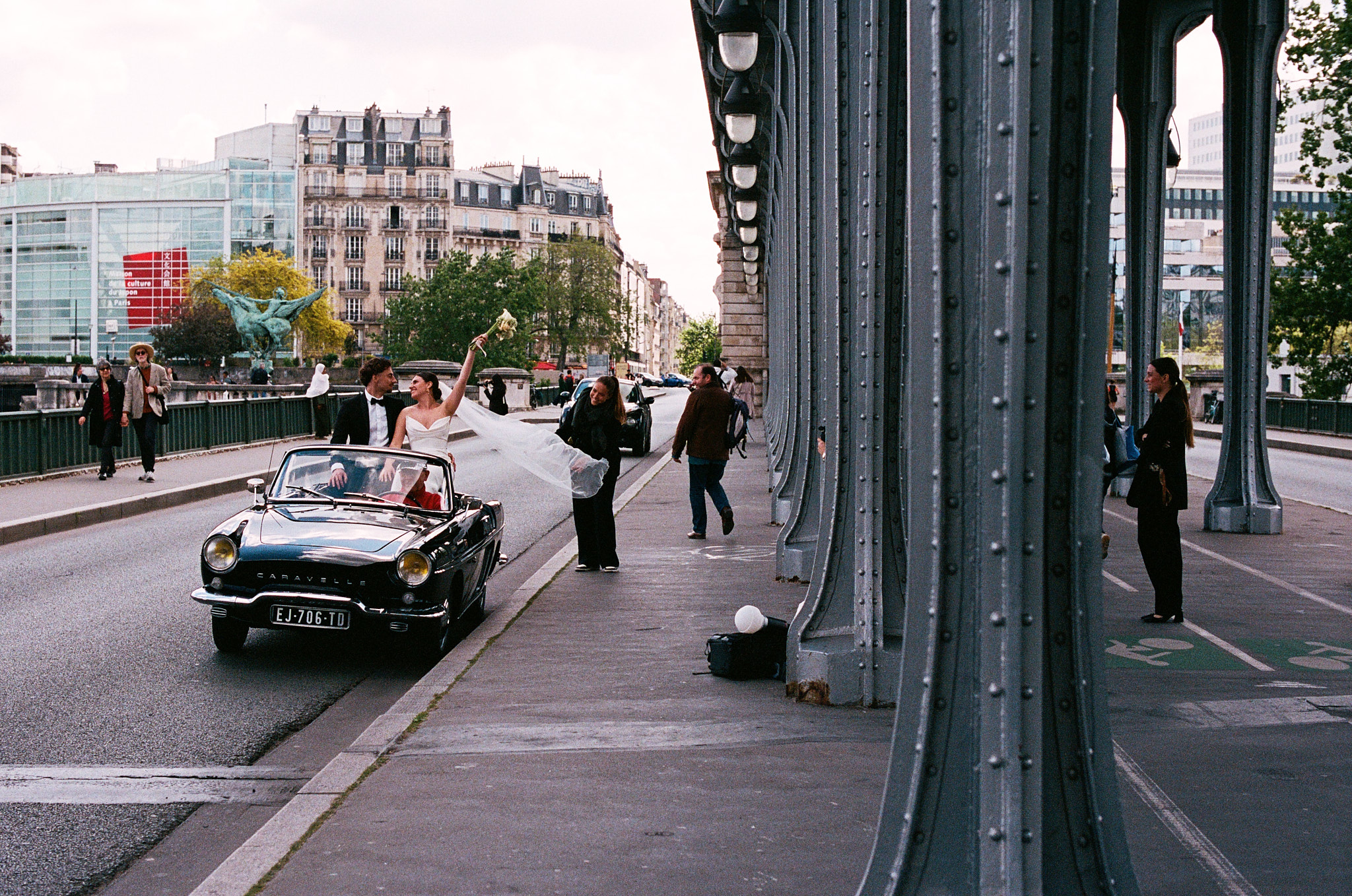 Brautpaar in Paris